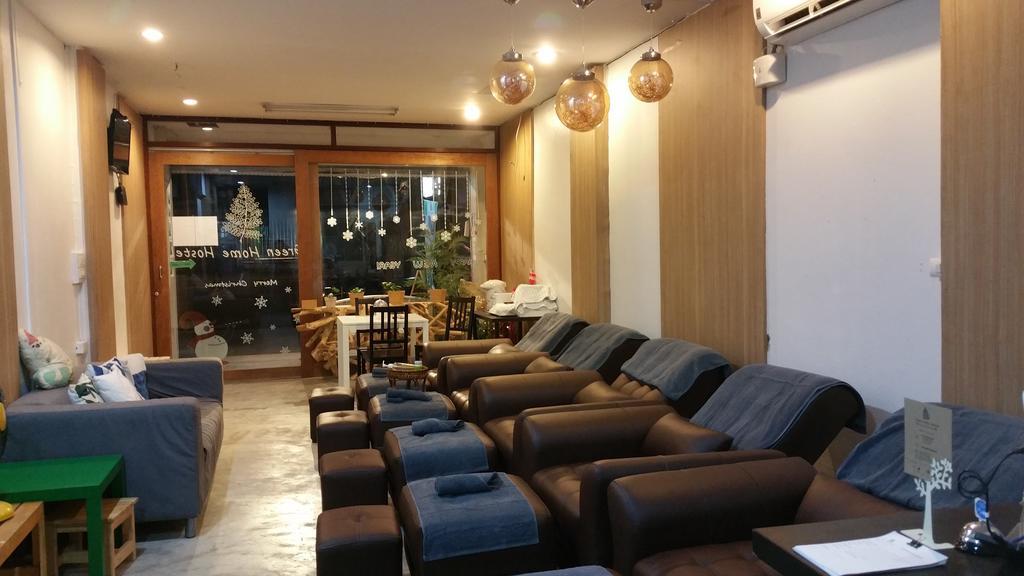 Green Home Hostel And Massage Бангкок Экстерьер фото