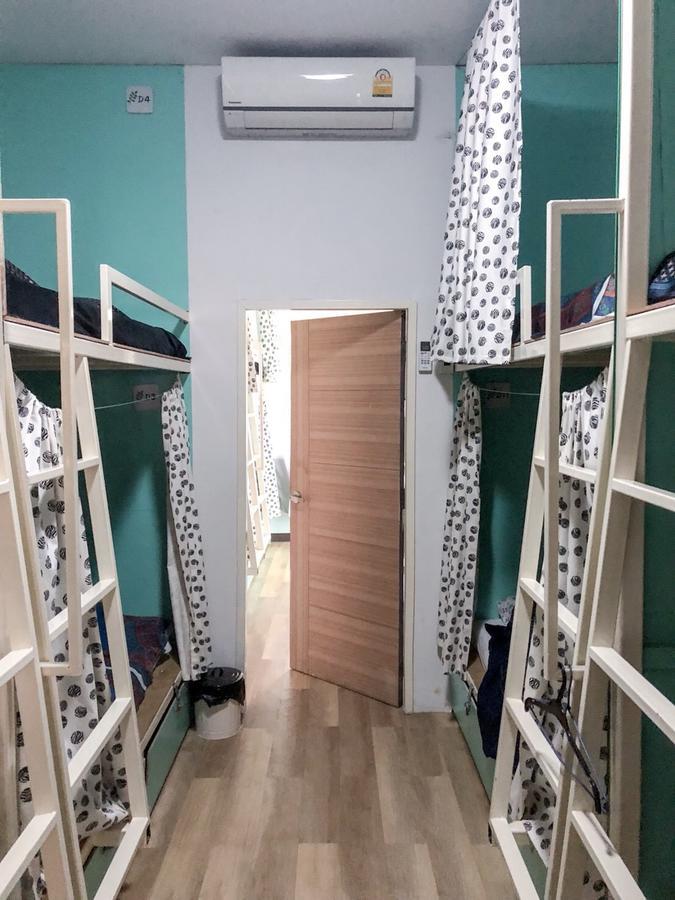 Green Home Hostel And Massage Бангкок Экстерьер фото