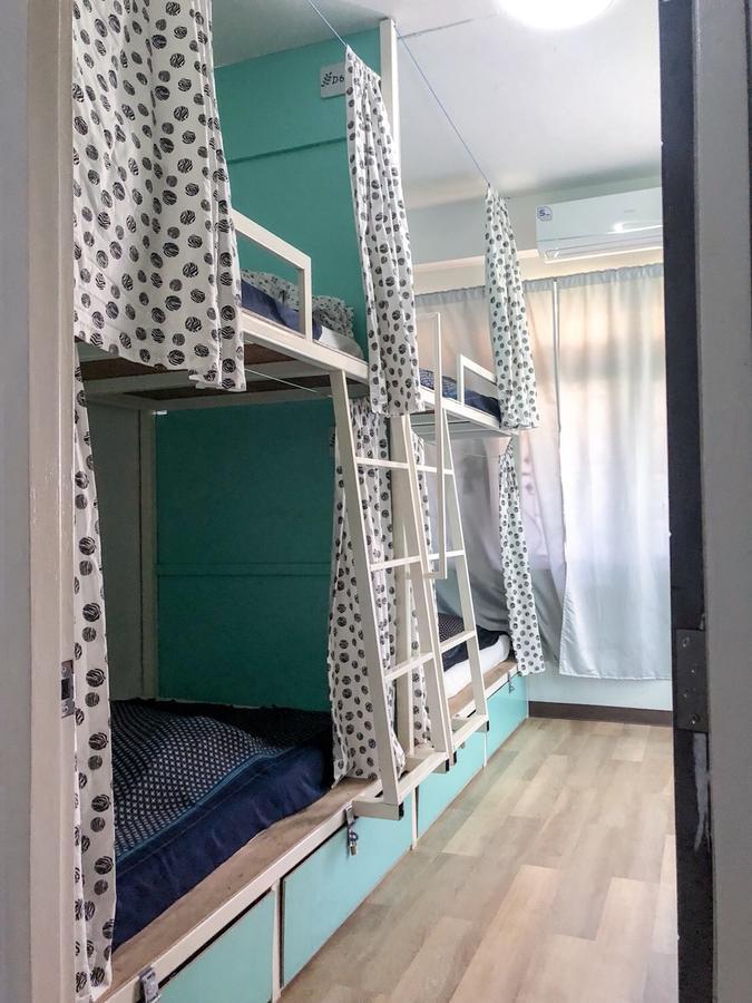 Green Home Hostel And Massage Бангкок Экстерьер фото